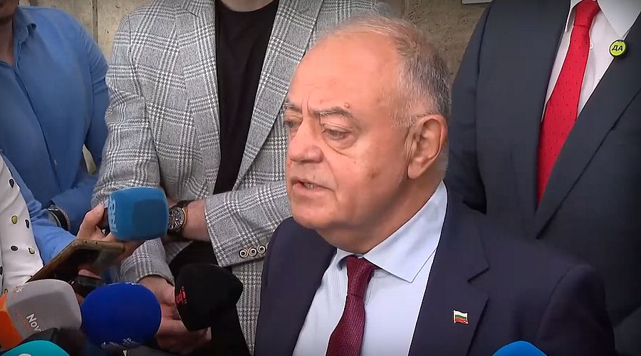 Атанас Атанасов, ДБ